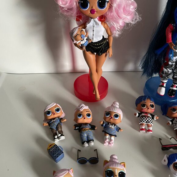 OMG Uptown Girl Family Downtown BB Family LOL with Pets and Babies - 14 dolls - Picture 7 of 14